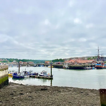Hagstone * Whitby